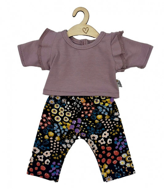 Hollie Poppenbroek en -shirt lavender flowers